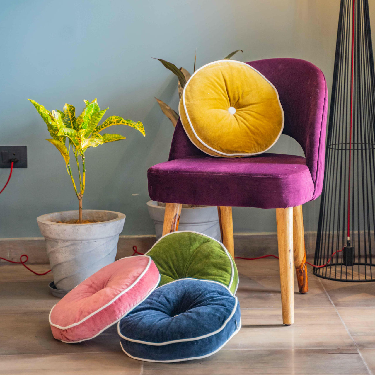 Cotton Velvet Round chair Pad With White Pipin & Button.