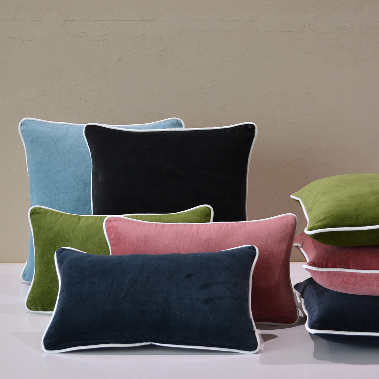 White piping Cotton Velvet Cushion Cover