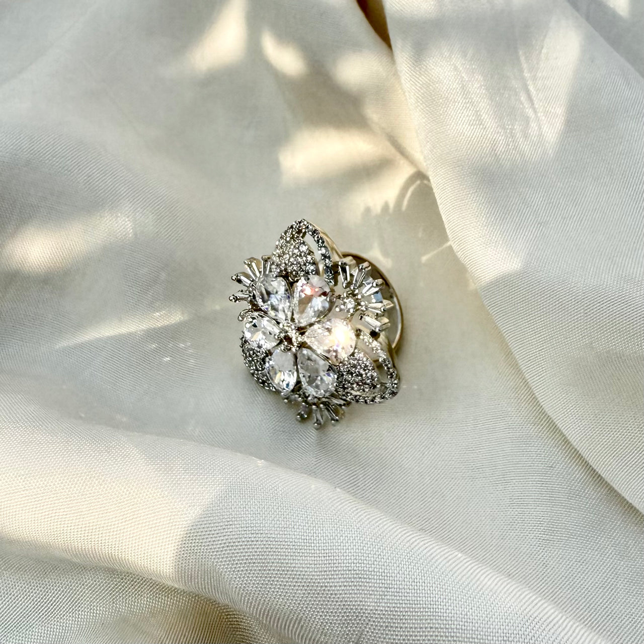 Elegant Butterfly Snowflake Ring with White Zirconia – Premium Statement Jewelry for Women