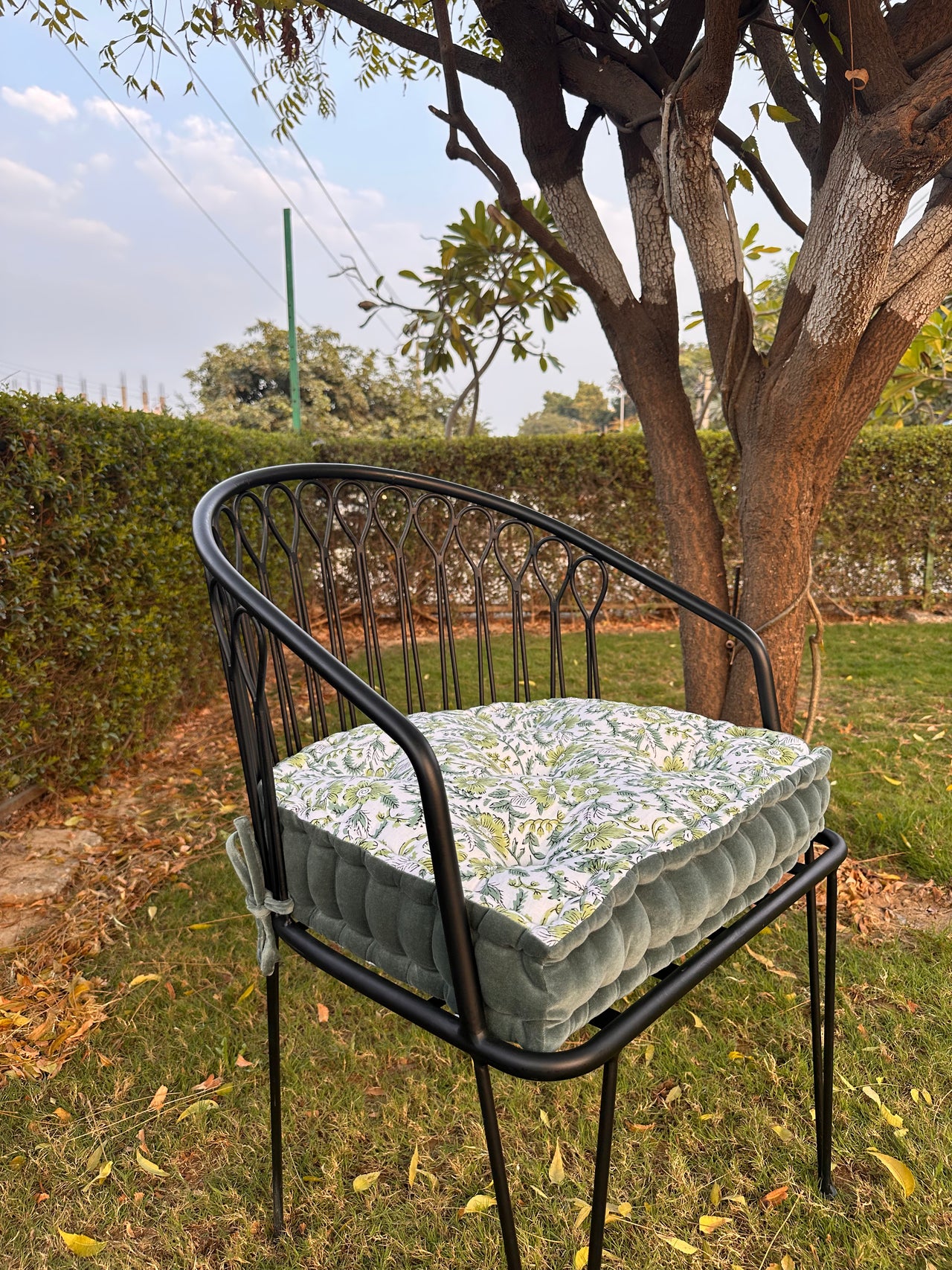 Handmade U-Shape Chair Cushion with Ties white Flowers Print