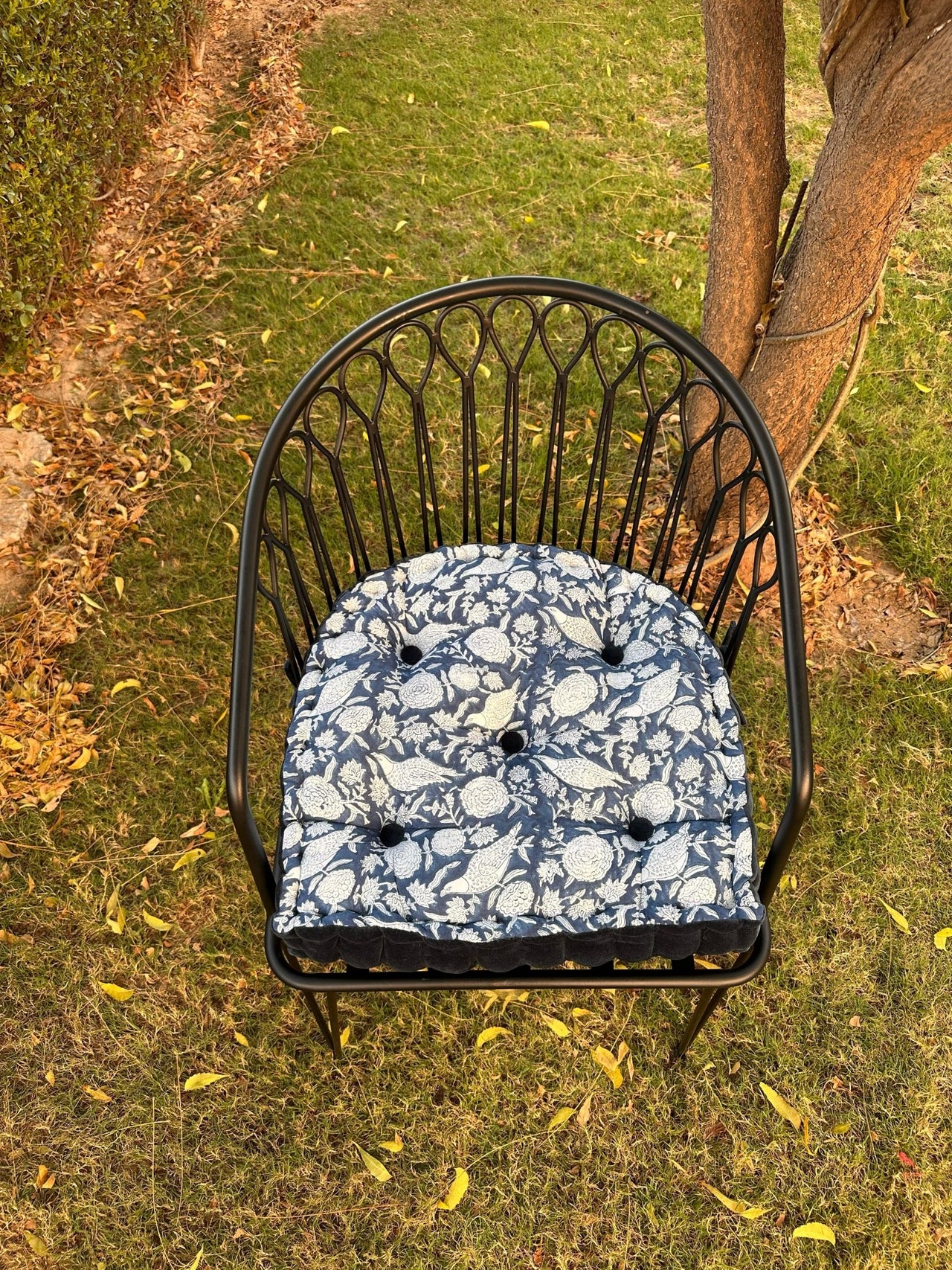 Customizable Tufted Chair Pad – Printed Cotton with Velvet Trim