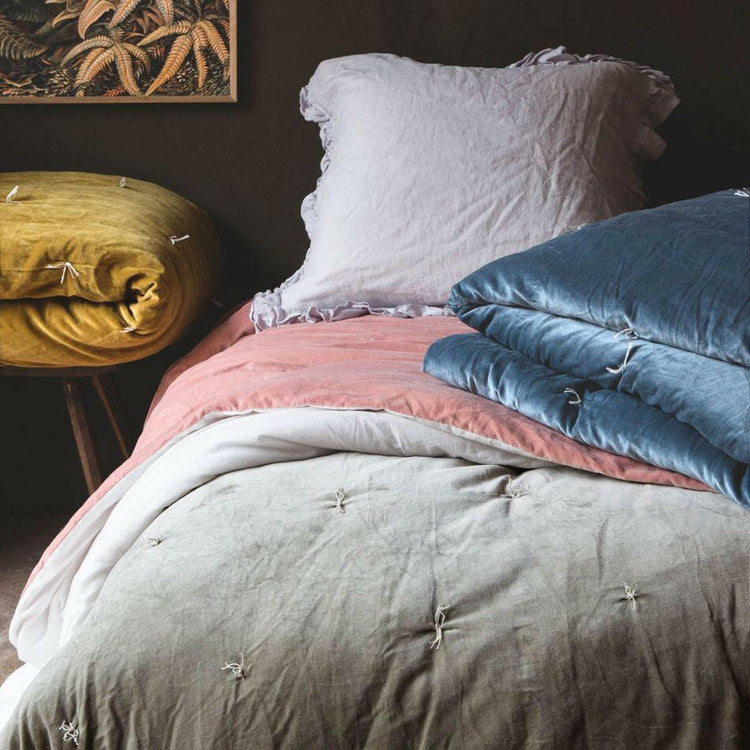 Custom Quilt for Kim 241 cm x 221 cm Front Pearl Blush 12 - 1207 TPX and back Pantone 2281 C hand kantha, fish scale design